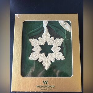 Wedgwood Ornament Star Snowflake and Box